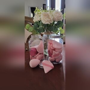 Pink Makeup Sponge Set in Clear Jars